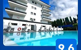 Modern Oasis - Pool, Gym & Tennis